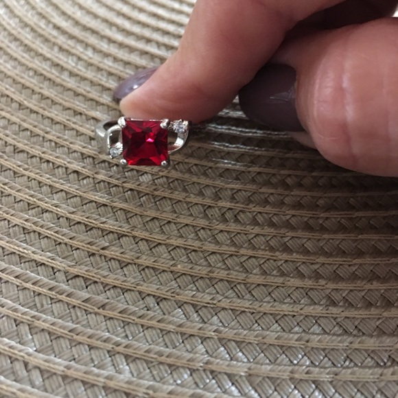 Ruby ring - Picture 2 of 4